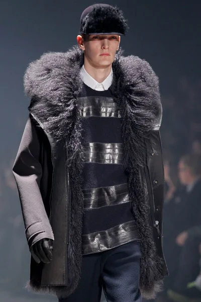 Look 76